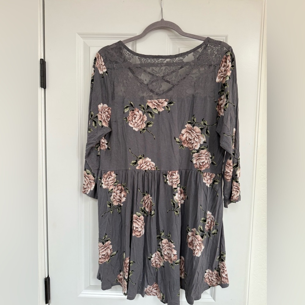 Torrid Gray Relaxed Tiered Blouse - Picture 3 of 4